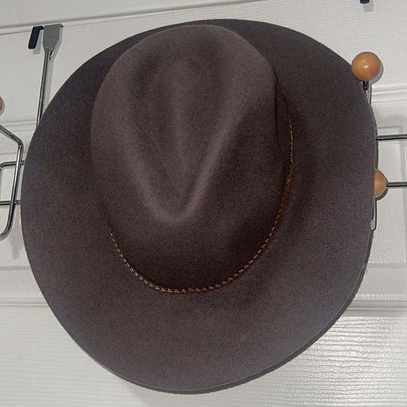 MOSSIMO Women’s EUC Wide Brimmed Wool Hat With Gold-Tone Accent Chain, One Size. - Picture 3 of 12